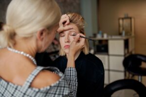 5 Essential Beauty Tips for Busy Women: Look Fabulous in Minutes