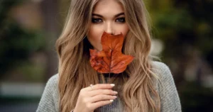 Oversized outerwear and cozy knitwear in everyday Fall/Winter fashion trends